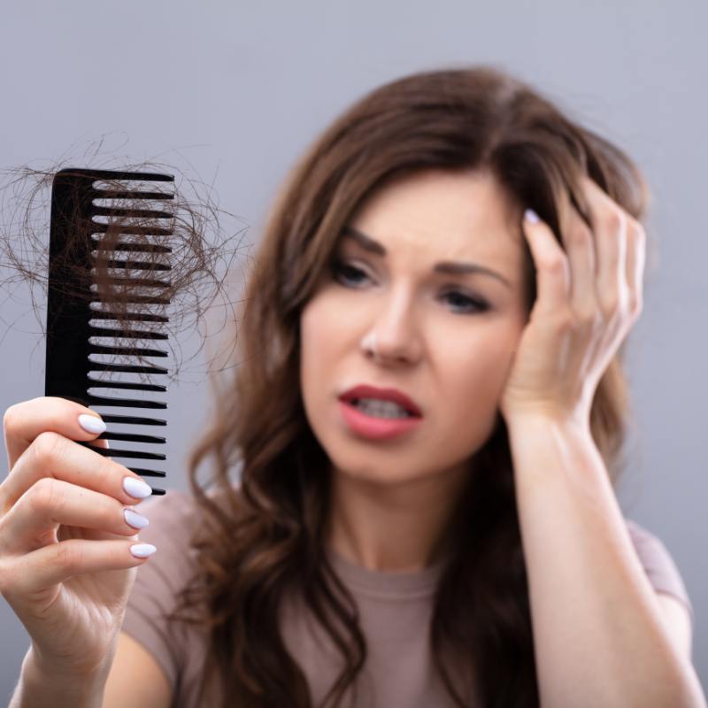 opadanje kose kod žena prirodni lijekovi